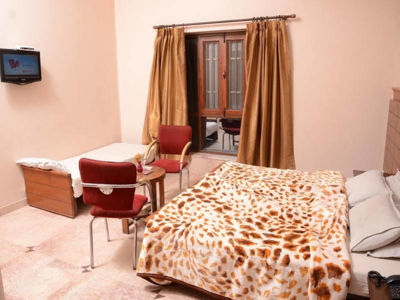 آغْرا Capital O 10953 Dayal Lodge - A Boutique Hotel المظهر الخارجي الصورة